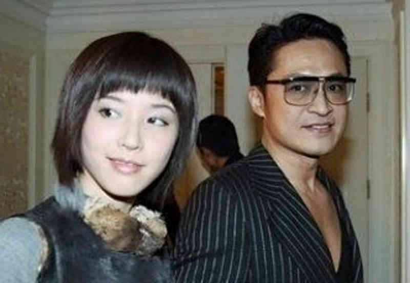 嫁大21岁明星老公, 却莫名其妙被抛弃, 如今35岁过成这样