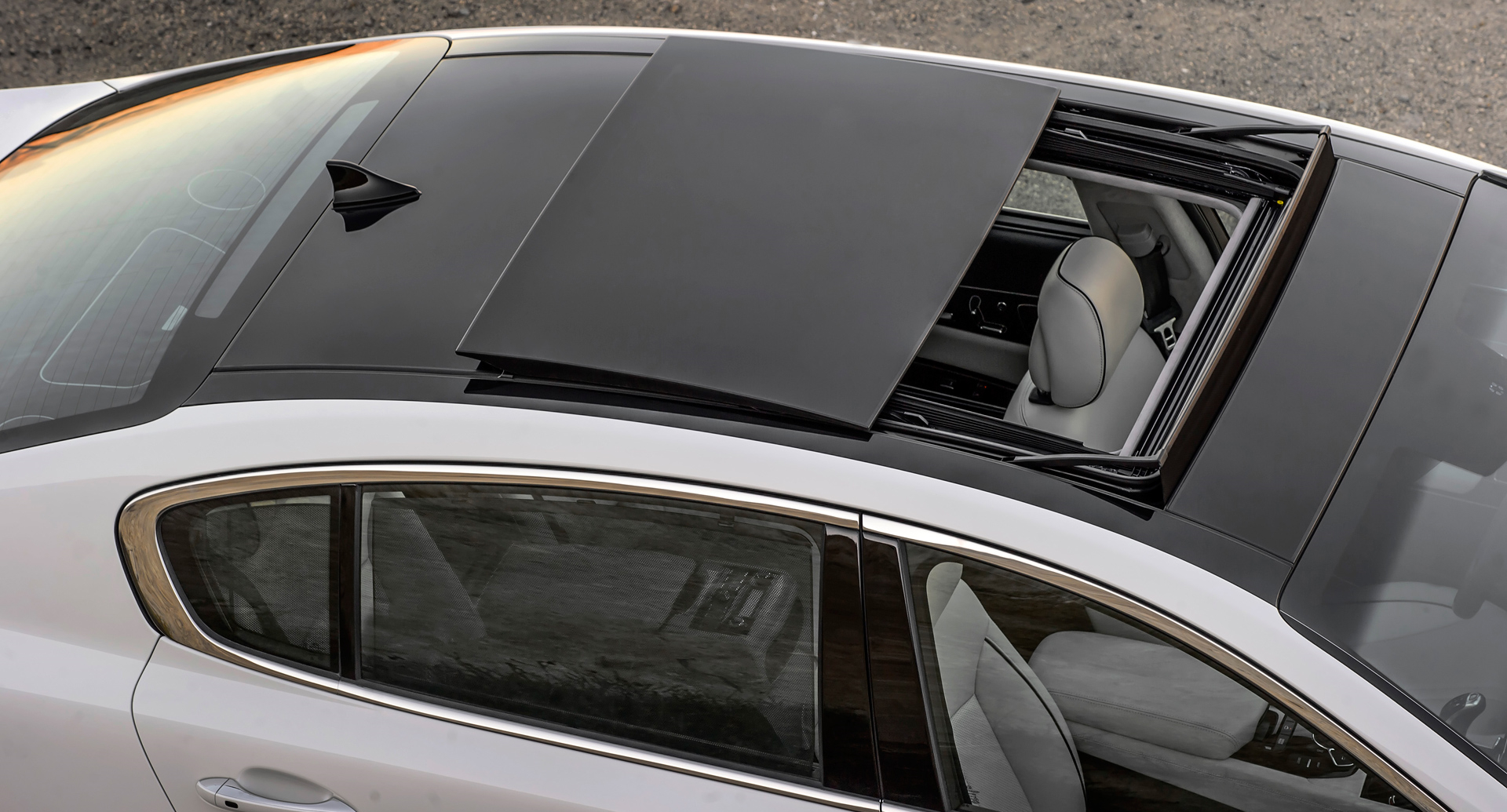 老婆说要买带天窗的车型,我应该听她的吗?