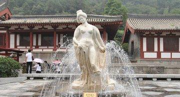 游华清池、兴庆宫、马嵬坡, 见证唐玄宗与杨贵