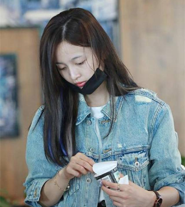 火箭少女101素颜照爆出网友宣仪黑眼圈太重杨超越盛世美颜