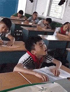 搞笑段子:没点好装备,都不好意思挤公交