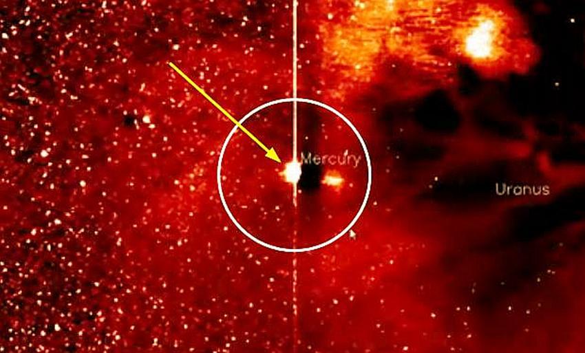 从太阳飞出的巨大ufo靠近水星,有水星一半大,疑为超级文明母舰