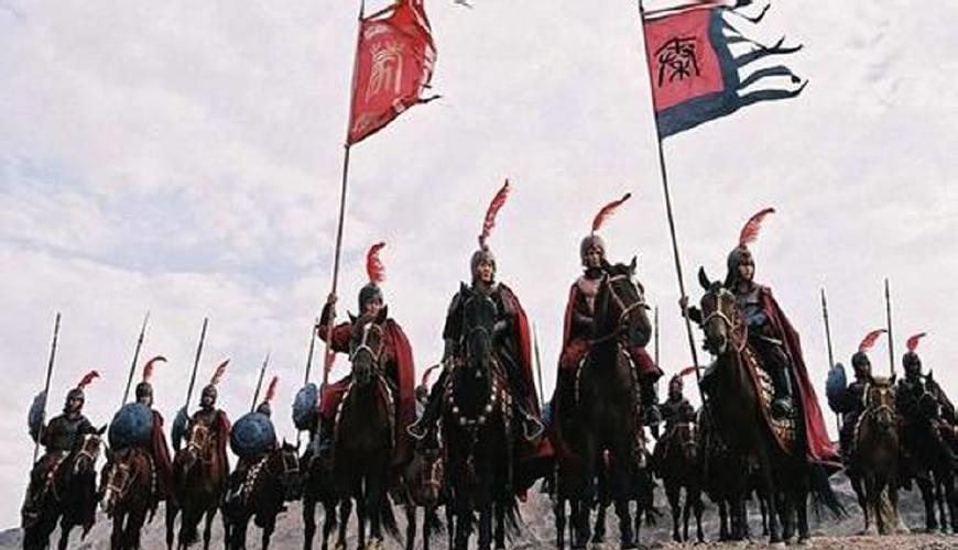 士兵有效而准确的听从将令是个难题,用旗子,旗语来解决是个不错的想法