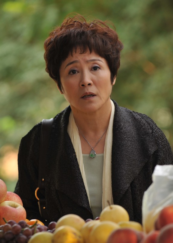 27岁获金鸡百花双提名,32岁丈夫突然去世,如今成"国民母亲"|盖克|高山