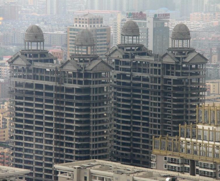 数十家房企倒闭,房地产行业面临洗牌,刚需赶紧把握机会