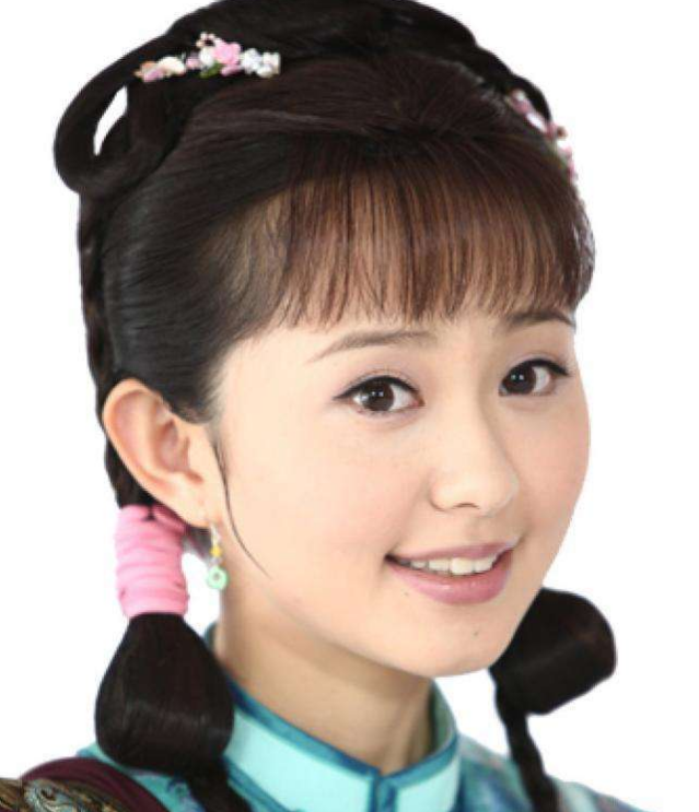 她一夜爆红却自毁前途,出卖好友恋情获得关注,如今却无戏可拍