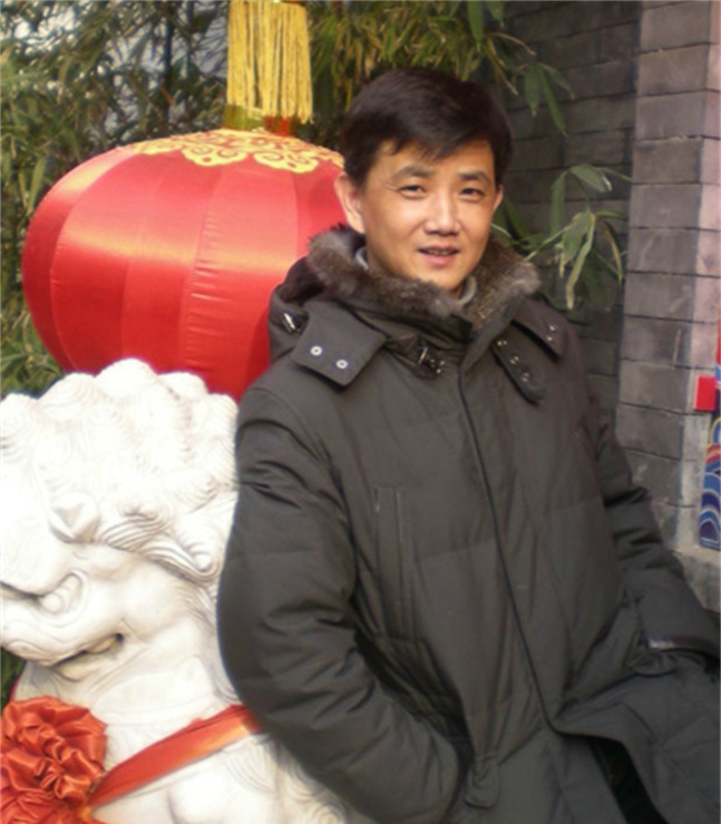 里的冻龄男神李楠三十多岁了,还曾参演过《康熙王朝》里面的小康熙,我
