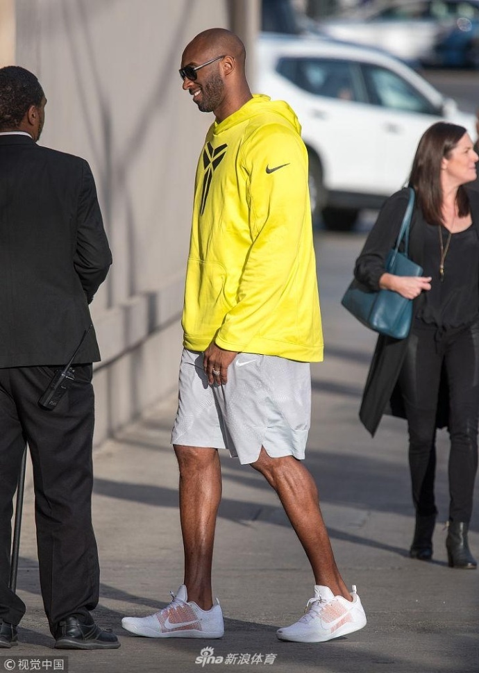科比上吉米秀这身打扮你确定不是去买菜吗