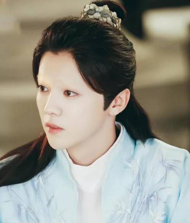 当明星没有了眉毛迪丽热巴妖娆最后一位看了晚上要做噩梦