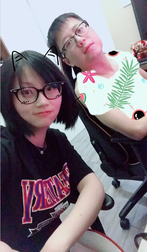 lpl解说米勒的女朋友是meiko的姐姐?两人长相实在太像了