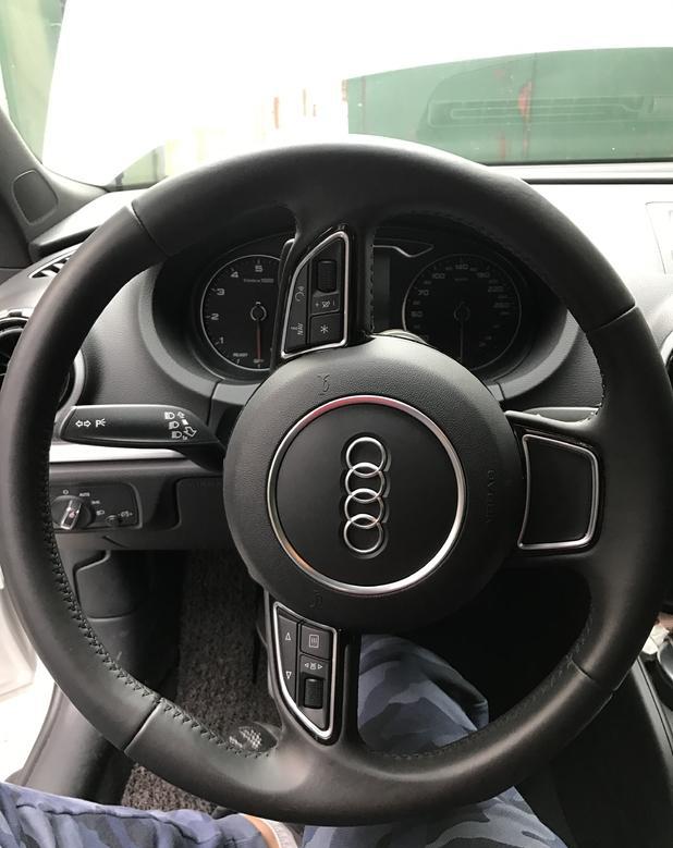 10分钟就搞定,自己动手给a3更换s3运动平底方向盘.