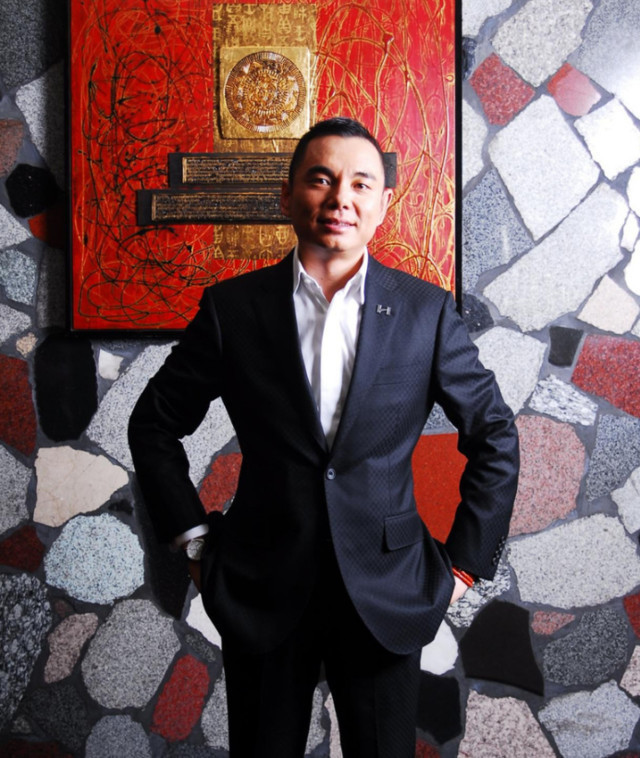 55岁李厚霖近照 狠弃秦海璐闪娶交往33天李湘 今与乒坛一姐被结婚