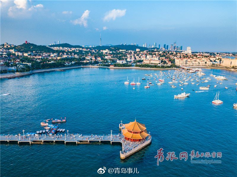 航拍青岛栈桥碧波荡漾,张张美成屏保