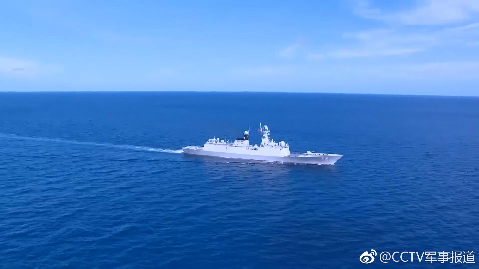 海军二十九批护航编队在印度洋某海域组织实际使用武器训练
