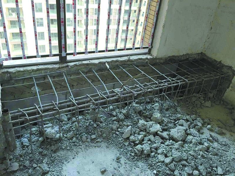 没有任何的钢筋结构,承重能力也是很差,这种飘窗设计没有像真飘窗那样