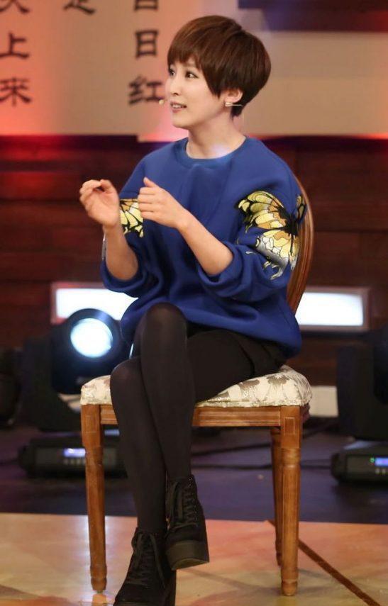 女明星丝袜:杨幂妩媚,郑爽甜美,李宇春帅气!