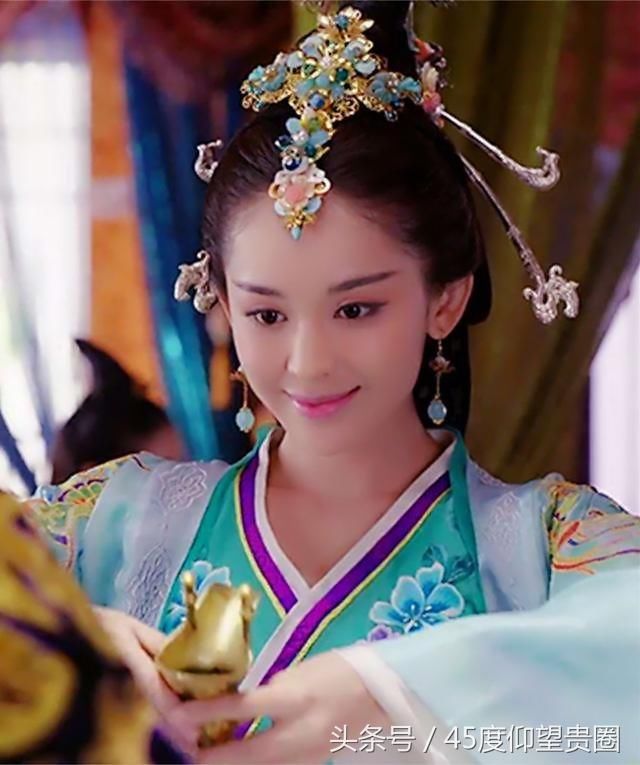 最近的热播剧《三国机密》中貂蝉的扮演者是董璇,董璇的老公高云翔在
