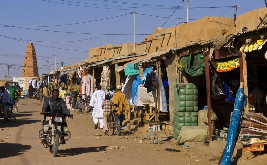 穷到只能吃肉的非洲国家,天价的蔬菜,首都堪比中国的农村