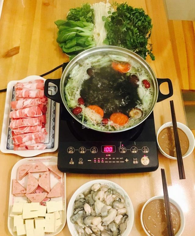 爱生活, 爱美食之家庭火锅, 天儿越来越冷了, 在家里吃一顿火