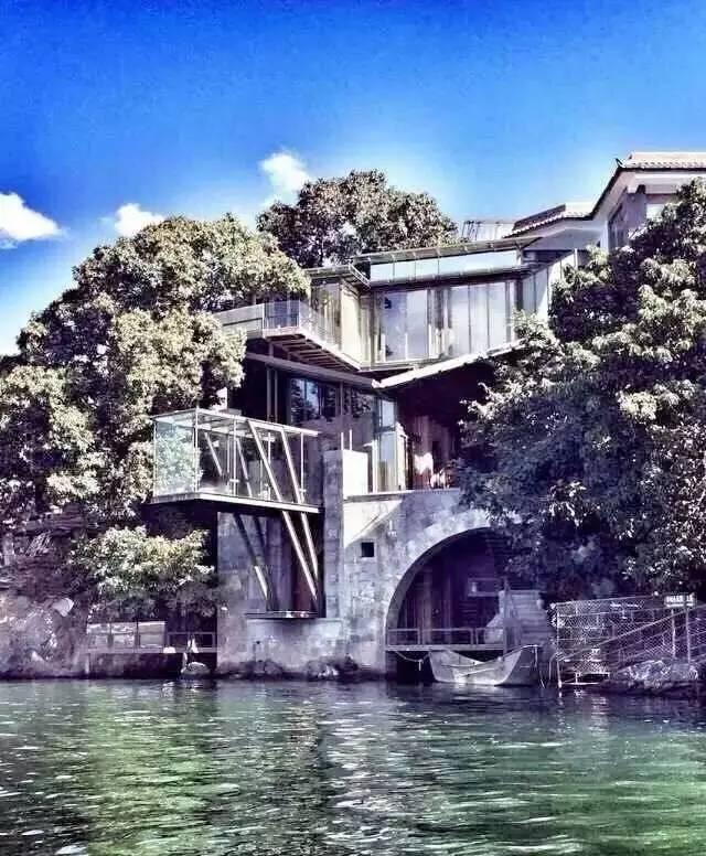 这个近六十岁的孔雀女神杨丽萍洱海私宅首度曝光美哭了