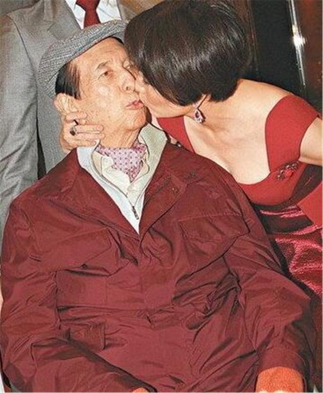 他有4个妻子17个孩子,资产千亿,如此的人生简直就是开挂了