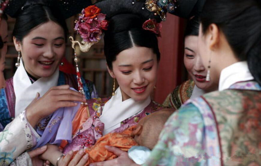 入宫后的第二年,和嫔就生下了一个小公主,即皇十八女,但是这位小公主