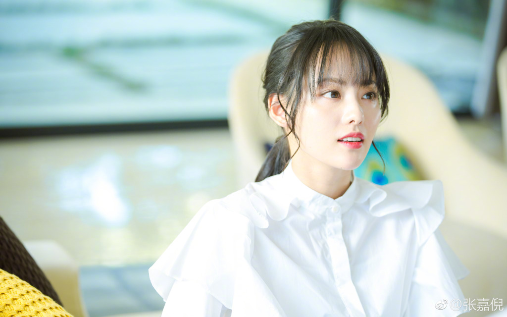 站在普罗旺斯薰衣草花海下的"紫菱",是无数女孩子心中的梦!