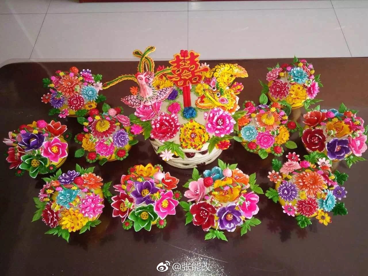 岢岚婚礼上的结婚花糕一道靓丽的风景