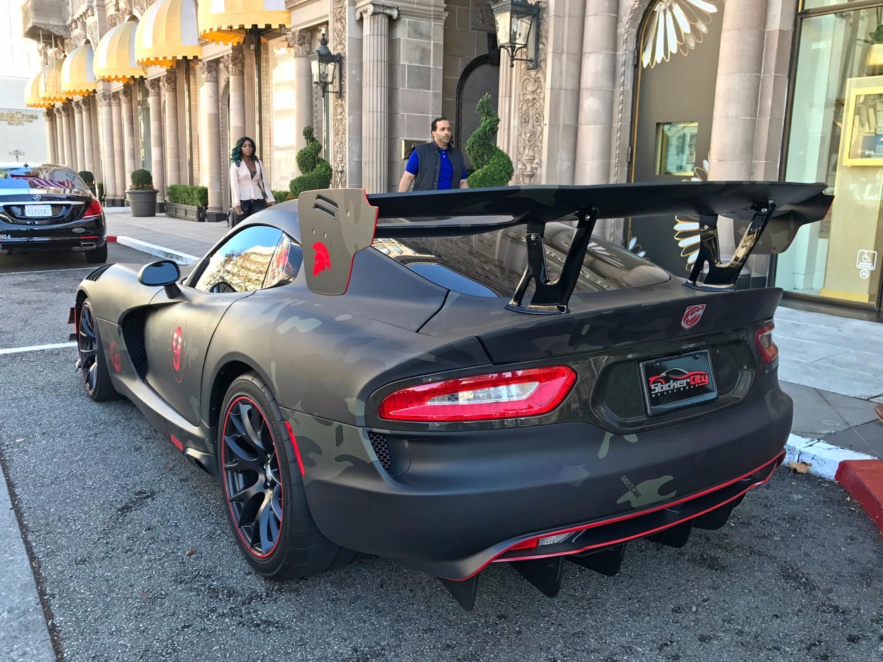 美式超跑的代名词-道奇蟒蛇