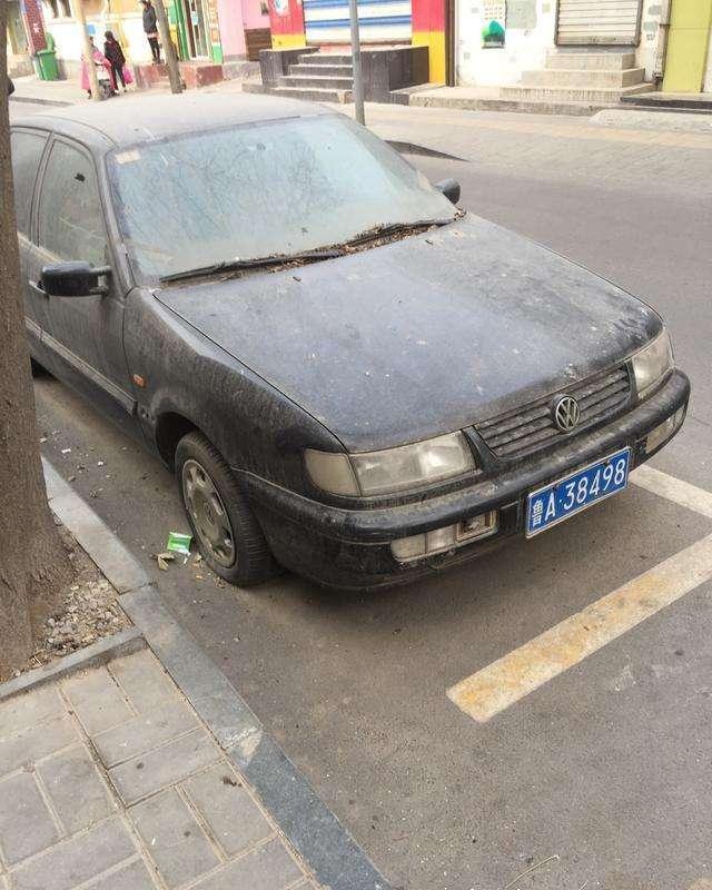 街头一台90年代的帕萨特b4, 突然有种想买下的冲动!