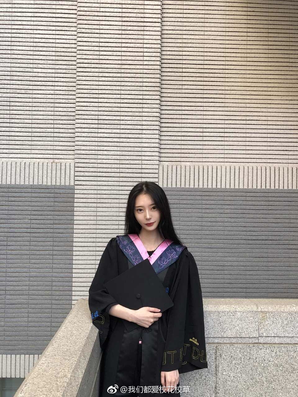 身高:170 年龄:22 学校:大连理工大学 擅长:设计(想上墙的(美女)校花
