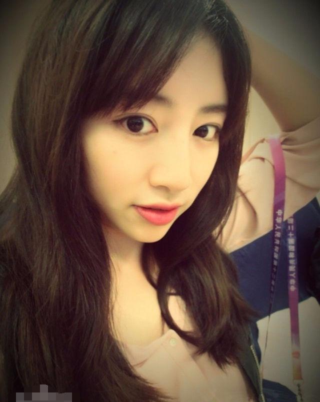 周捷是邹凯的妻子,她是一名艺术体操运动员,曾经是中国艺术体操队的一