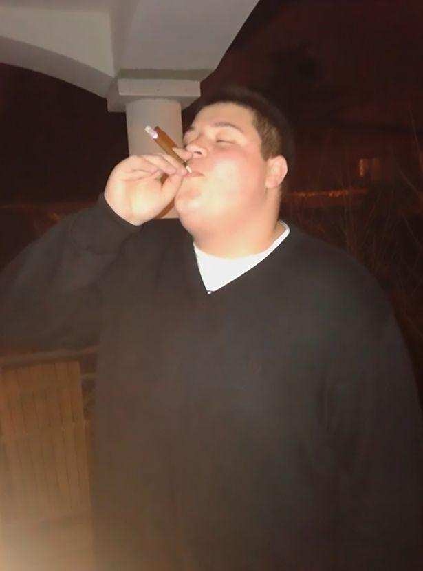 300斤男生遭人嘲笑 怒减百斤后变成男神__财经头条