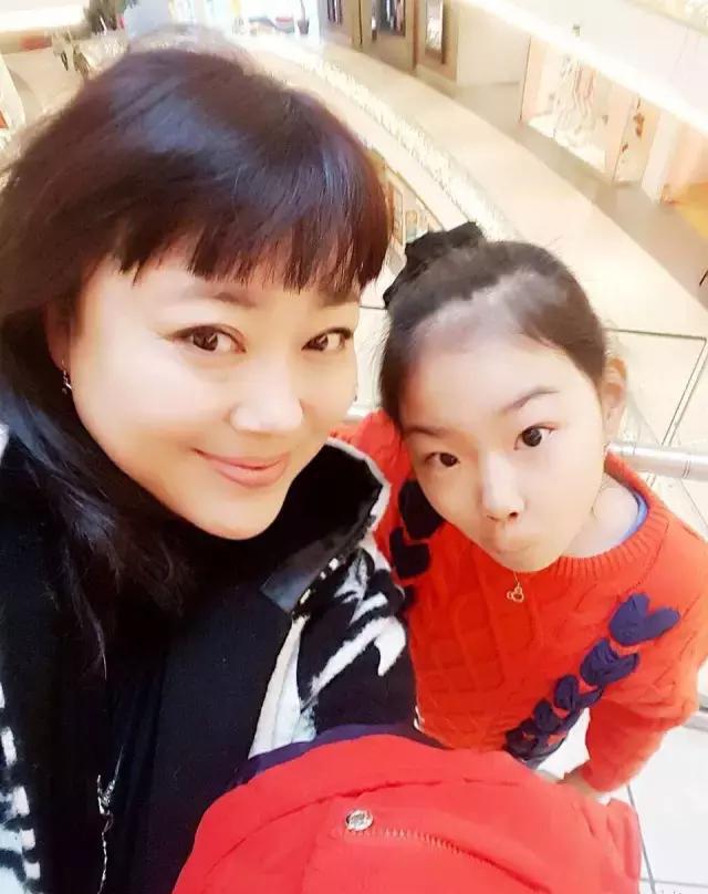 起初王灏森追求李菁菁的时候李菁菁过不去心里的砍觉得自己比他大太多