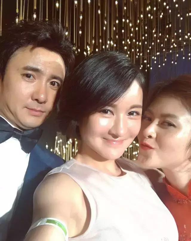 荧屏上的郑亦桐不断在扮演着属于她的角色,盼望日后她在制造人这个