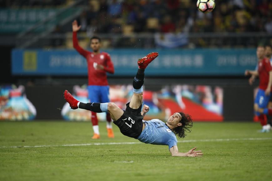 卡瓦尼暴力美学, 穆勒的世界波, 格列兹曼花哨戏耍后防线