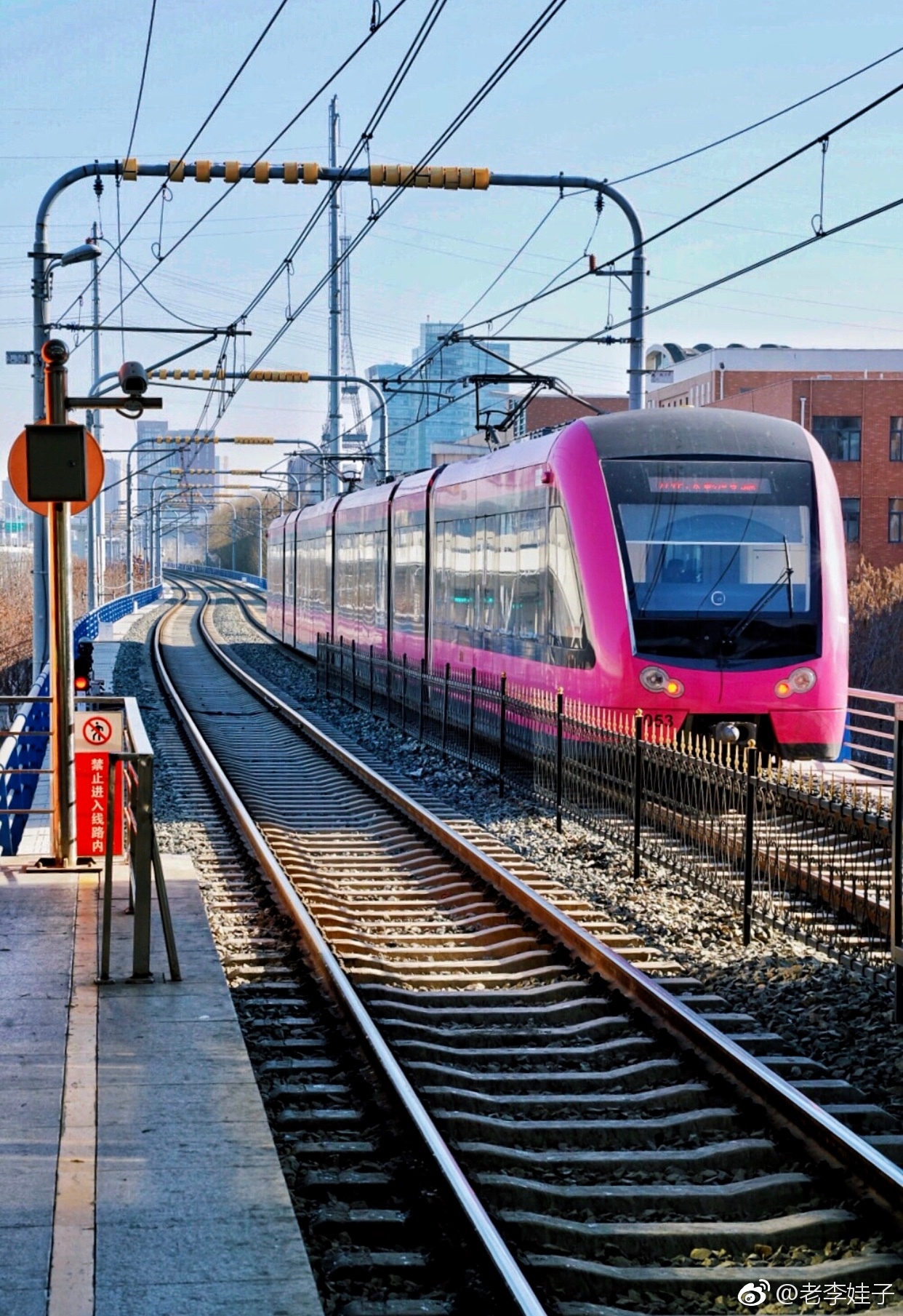 平时出门走路开车,对长春的轨道交通知之甚少.买了张一卡通