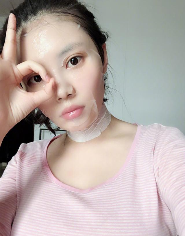 明星贴面膜,杜海涛吓人,范冰冰痴迷,徐冬冬专贴这3个地方