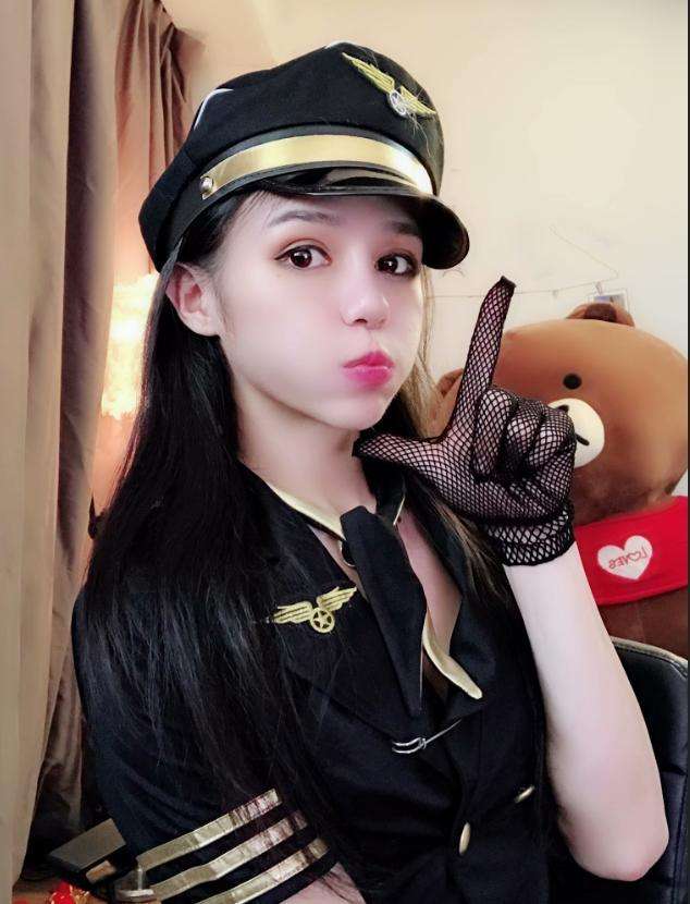 斗鱼新晋女装大佬,无数男水友被掰弯,颜值超高身材让人直流鼻血