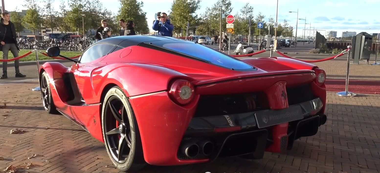 聚会上看到一台法拉利,外观很特别,网友:这车国内不超过30台