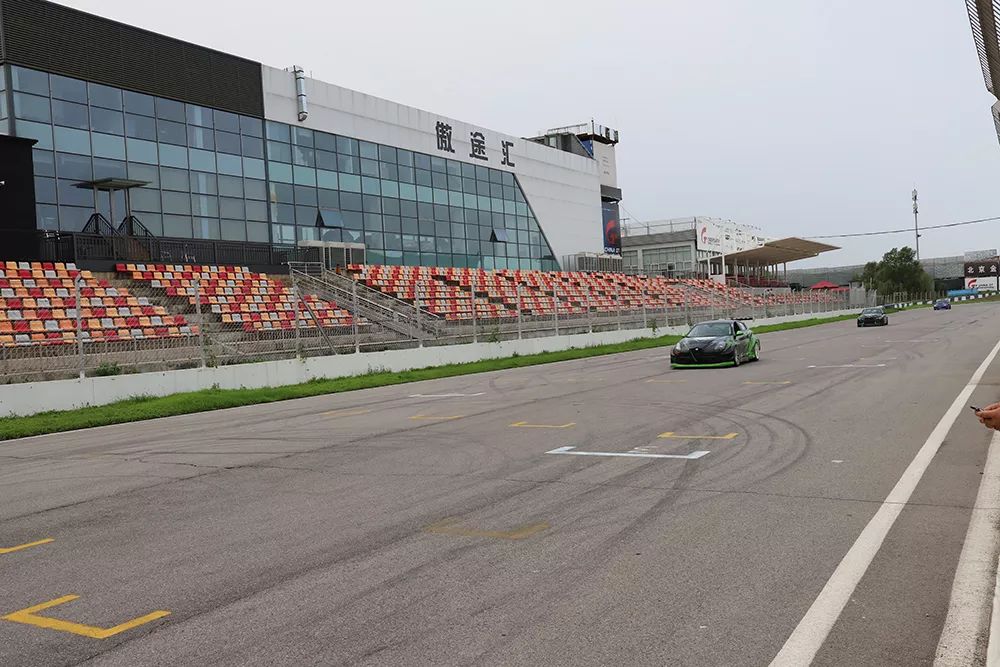 thebros车队金港圈速挑战赛斩获第二第五