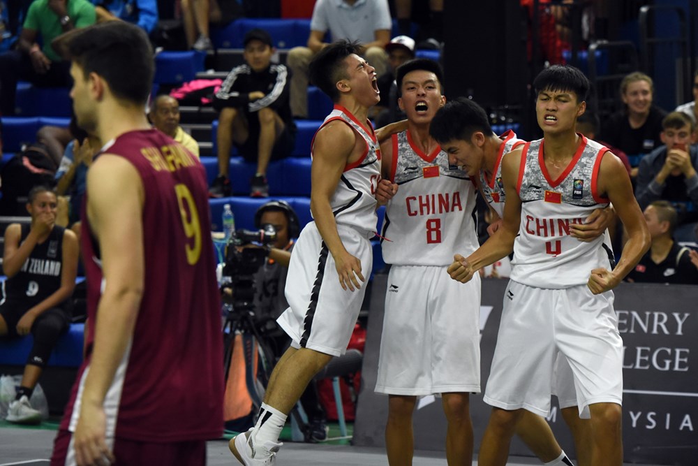 中国男篮u18亚洲杯三人赛爆冷晋级决赛,周泽源立功