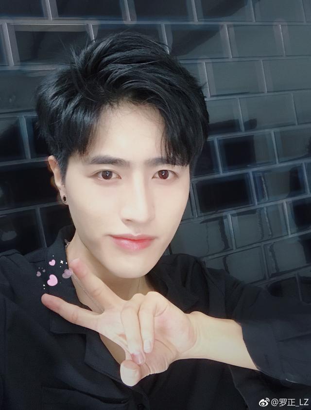 罗正偶练赛后首演当她恋爱时粉丝期待演员正