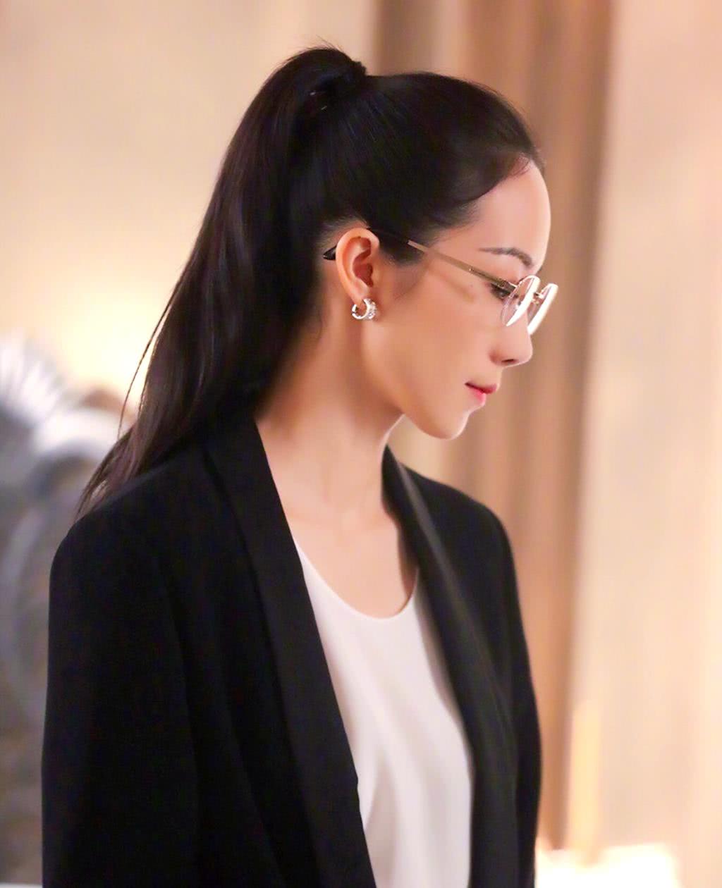 韩雪的拍照姿势,第一张清新典雅,看到最后一张我心动了