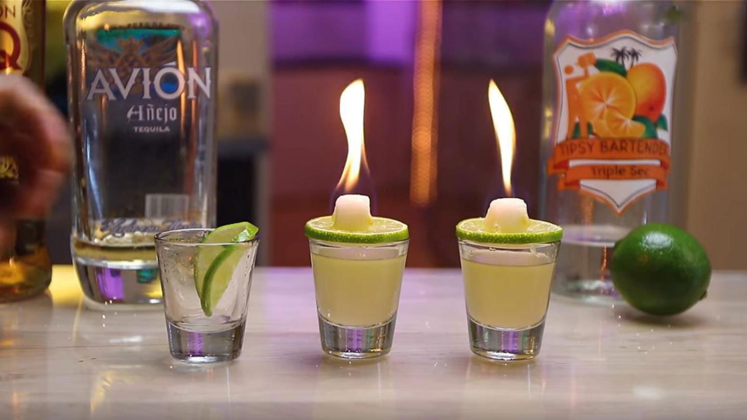 火焰青柠鸡尾酒flaming lime drop,又一款可以点火的酷炫鸡尾酒