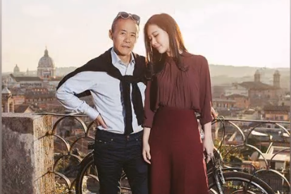 田朴珺看重王石的颜值?没错,王石确实被衣品好的田朴珺改造了!