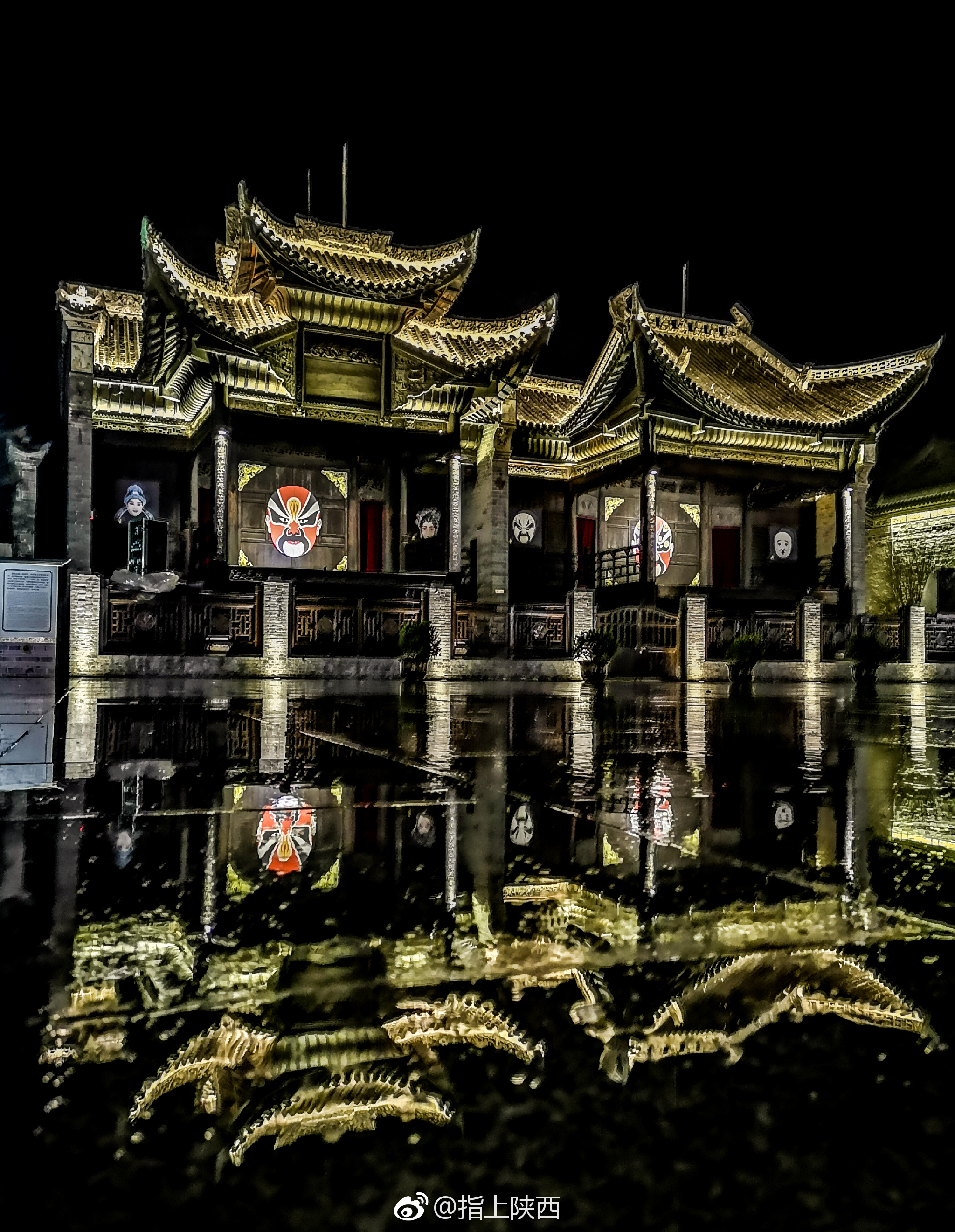 雨中邂逅漫川关古镇,被夜色朦胧的夜景征服,这是岭南姑娘的安排吗