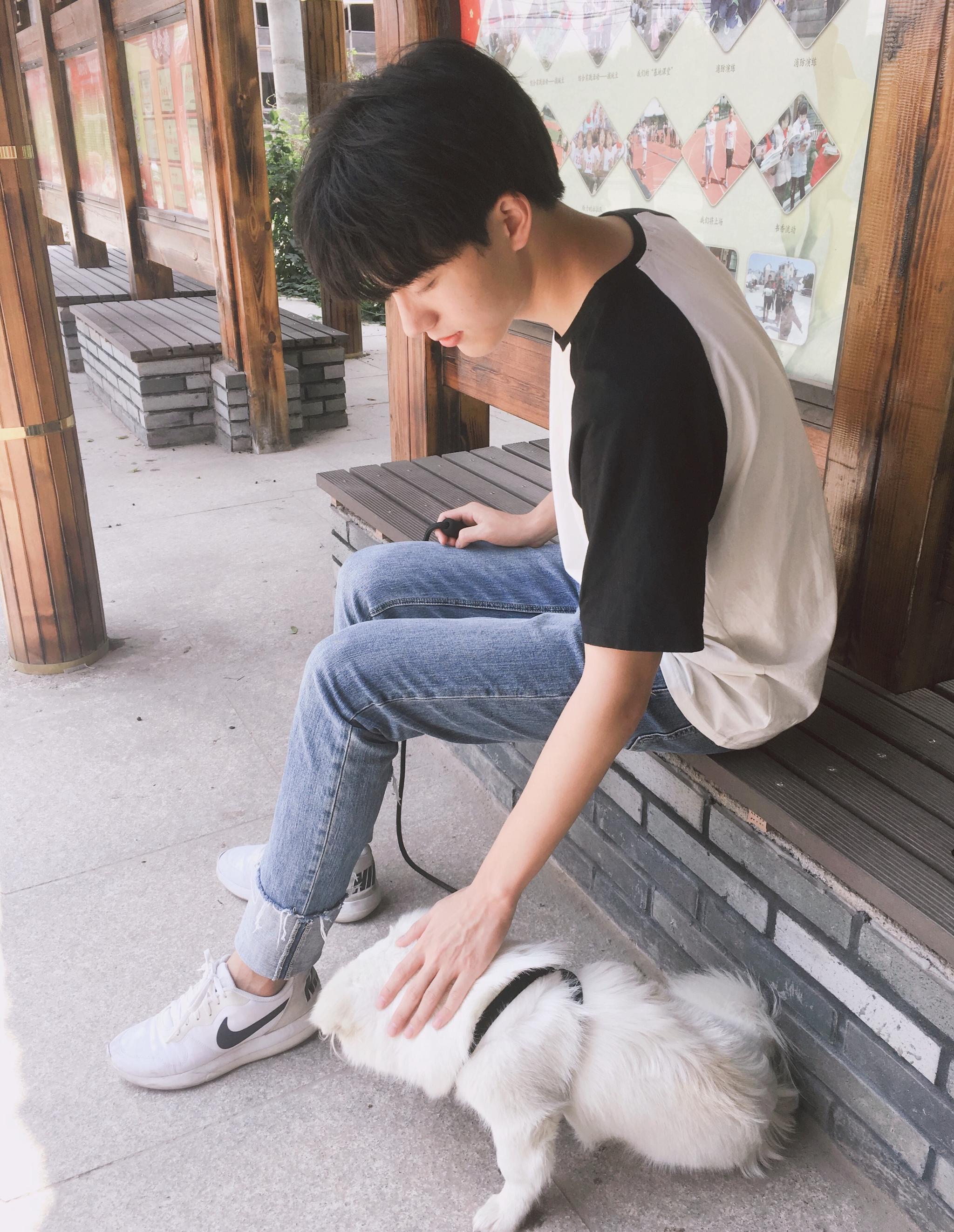 拥有一个侧颜很帅气的男朋友是什么样的体验.