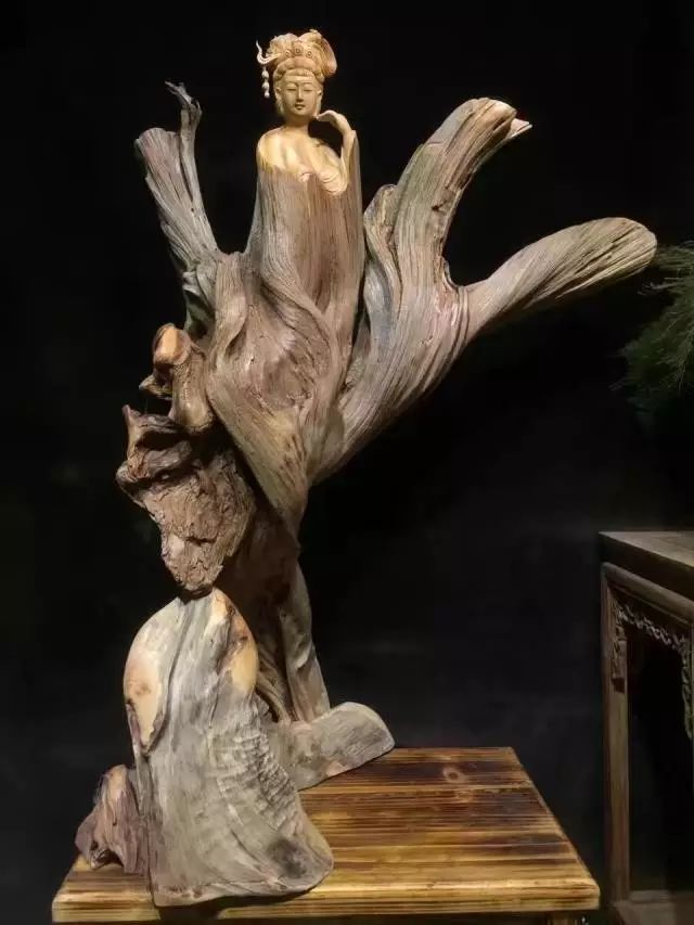 根雕美人,自然天成,巧夺天工!