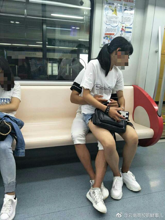 地铁到处是座位为啥要坐腿上